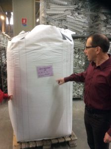 Un big bag étiqueté d'une couleur spécifique en fonction de son contenu