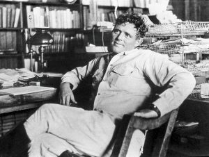 L'ecrivain Jack London (1876-1916) en 1916 --- writer Jack London (1876-1916) in 1916 ©FIA/Rue des Archives *** Local Caption *** writer Jack London (1876-1916) in 1916